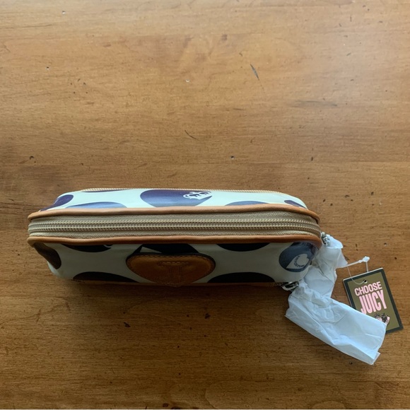 Retro Juicy Couture Pam & Gela Blue White Light Brown Zip-Up Pouch New with Tags - Picture 2 of 12